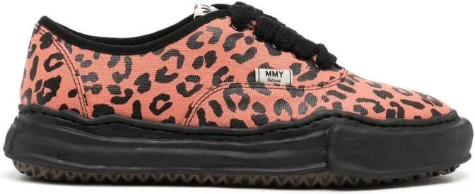 Maison MIHARA YASUHIRO leopard-print low-top sneakers Pink