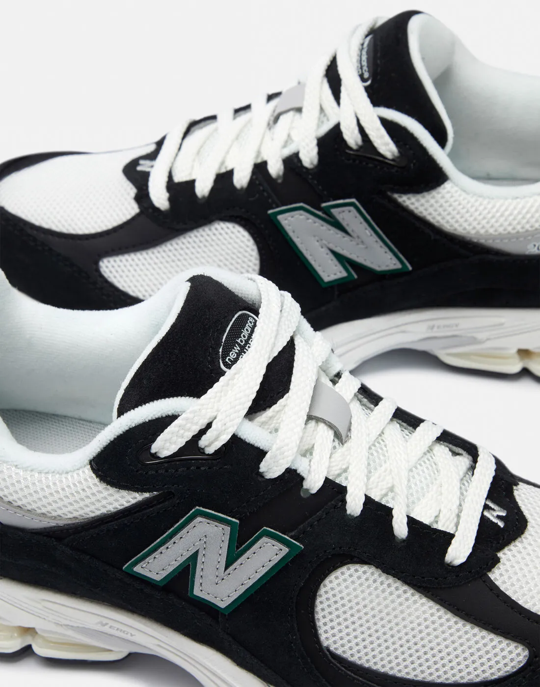 New Balance Mens 2002R Trainers