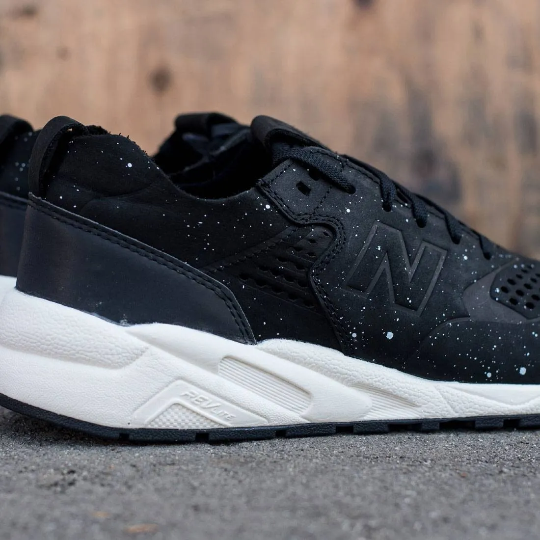 New Balance x Hypebeast Men MRT 580 Classic - Earth And Space Pack (black)