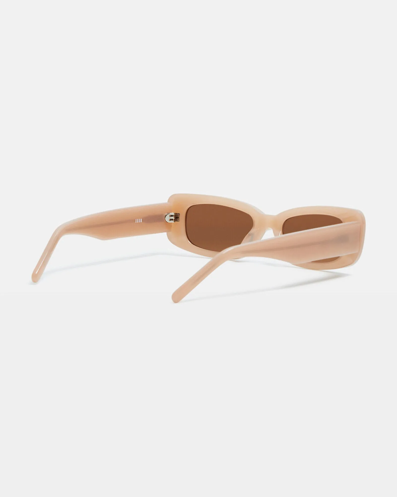 Shevoke Norm Sunglasses Nude