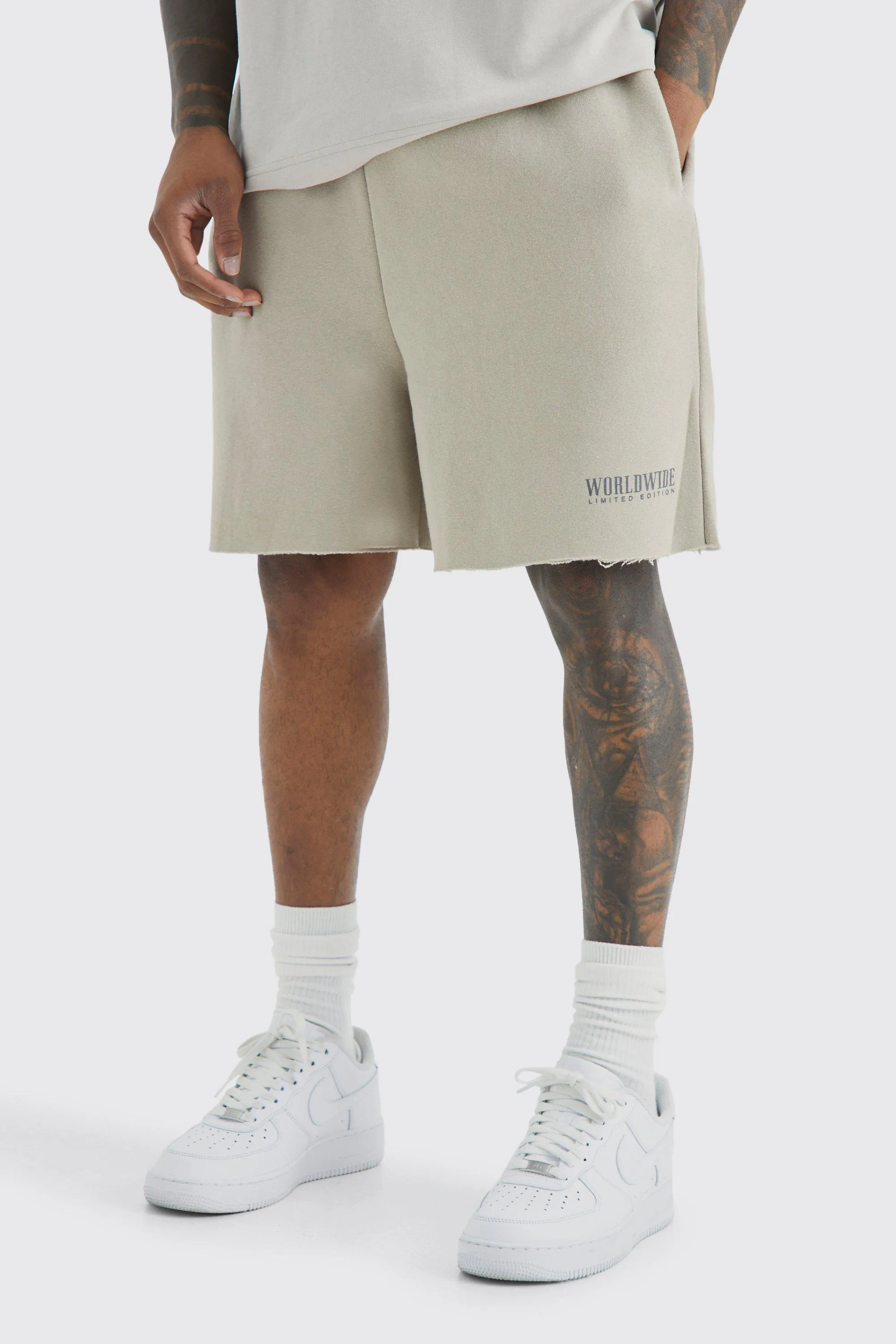 Worldwide Short Oversized Drop Crotch Short | boohooMAN UK